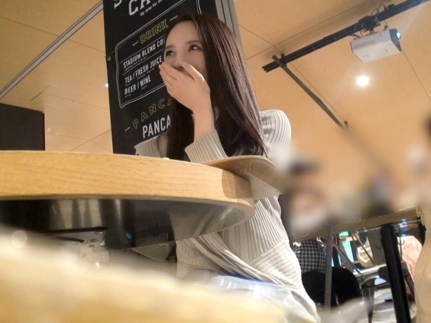 【Gカップ美女とパパ活SEX】 マッチョ男優とホテルで濃厚プレイ！ 爆乳を揺らして悶える姿がエロすぎる♡