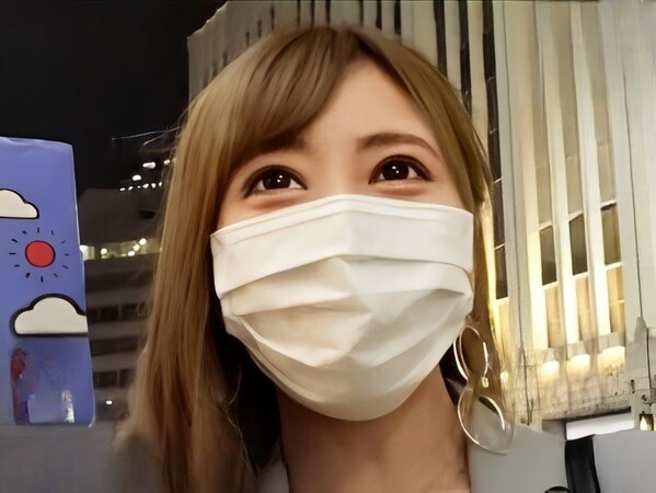 【美人キャリアウーマンの裏の顔】『仕事終わりに…ちょっとだけ…』スーツ姿の知的美女が、エッチな誘いにノリノリ！ジュボジュボと卑猥な音を立てながらフェラチオ披露♡エロ下着からこぼれる美乳がたまらない！仕事モードから一転、エロモード全開のギャップに興奮必至！