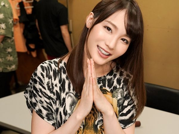 【関西弁エロカワお【関西弁エロかわお姉さん】「アカン！イッちゃう…！」主観で感じるベロチュー濃厚セックス！方言で喘ぐ姿がたまらん！エロかわお姉さんがアクメ連発で乱れまくる！！姉さん】「アカン…イッちゃう…！」主観で味わうベロチューセックス！方言アクメで悶える姿に興奮MAX！濃厚なエロさがクセになる♡