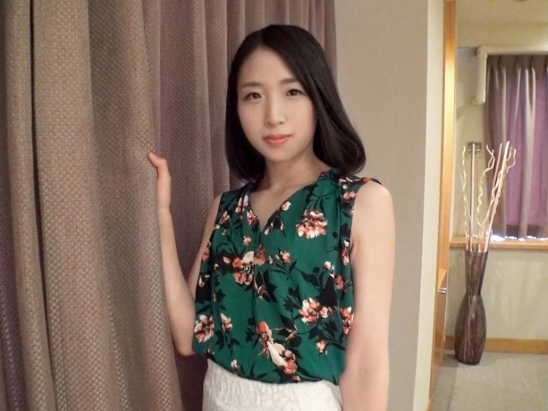 【スレンダー美人の騎乗位乱れ】スタイル抜群のお姉さんがチンコに跨り、キレイなカラダをくねらせながら快感に溺れる！悶える姿が超エロくて大興奮間違いなし！！♡