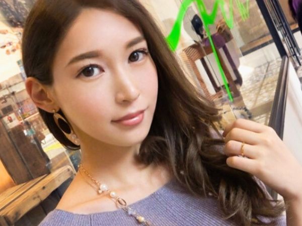 【性欲に負けたセレブ妻】『旦那じゃ満足できないの…』美人でセレブな人妻が、性欲に負けて他人棒に溺れる！旦那には見せない淫乱な姿で、激しくイキまくる奥様の痴態を激撮！♡