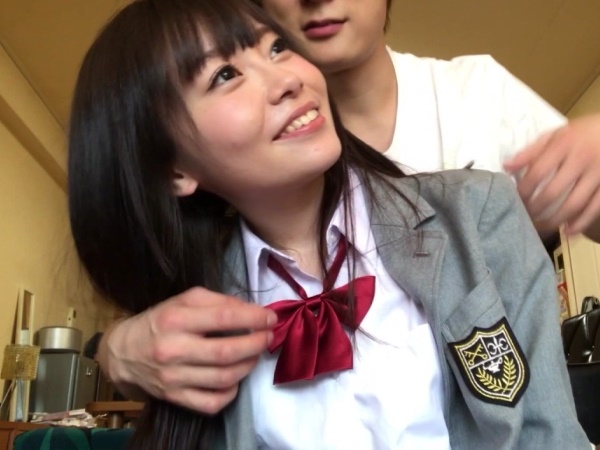 【清楚系JKの裏の顔】『もっと激しくして…』制服姿の美少女が彼氏とイチャラブSEX！清楚な見た目とは裏腹に、チ○ポに跨り淫乱な腰使いで乱れまくる！！