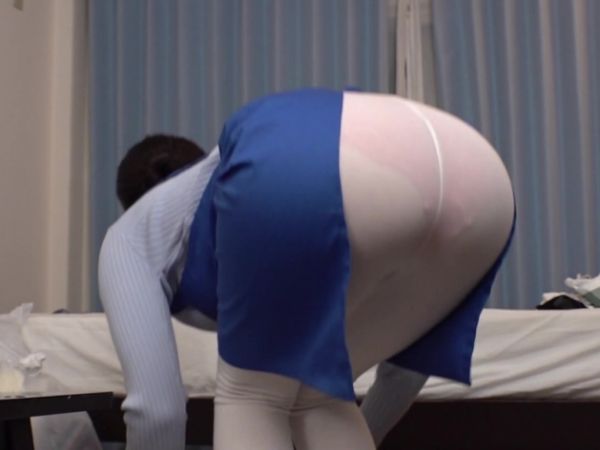 【家政婦のエロ尻誘惑】『奥さんには内緒で…』家事代行の家政婦さんがエロ尻で誘惑！！我慢できずにズボンずらして生チン即ハメ！！家の中で禁断の不倫SEXに溺れる！！