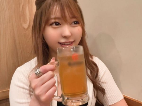 【同窓会NTR】『久しぶりすぎてドキドキ…』中学卒業以来の再会で、今や人気インフルエンサーになったあの子とまさかのハメ撮り！電マでクリを刺激されながらピストンされ、悶絶アクメ連発！昔の面影残るウブな反応がたまらない！♡