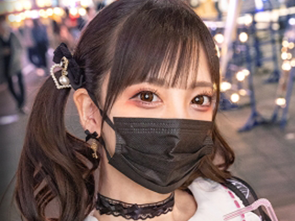 【ギャル女子大生のヤリマン伝説】『今日も誰かとエッチしちゃお♡』金髪ビッチなJDが男を誘惑！ミニスカから覗く美脚とセクシーな谷間で男たちをメロメロにしちゃう！