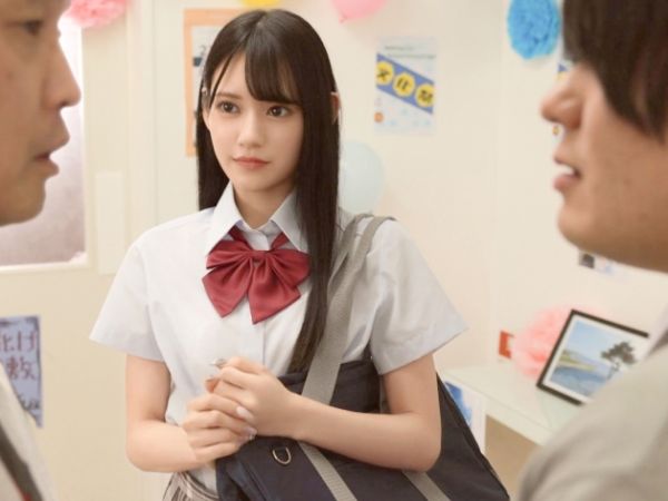 【校内カップルの禁断の秘密】『やだ…彼氏じゃないのに…』人気者の彼女が、デカチン野郎に弱みを握られ、彼氏以外のチ○ポに堕ちる！何度も抱かれ、快楽に溺れる姿は必見！NTRの衝撃！♡