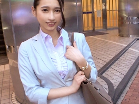 【街角ナンパ】『仕事中なのに…』美脚OLがまさかのエロ展開！美ボディを独り占め！ギンギンのチ●コでオマ●コを激突き！仕事を忘れて感じまくる！
